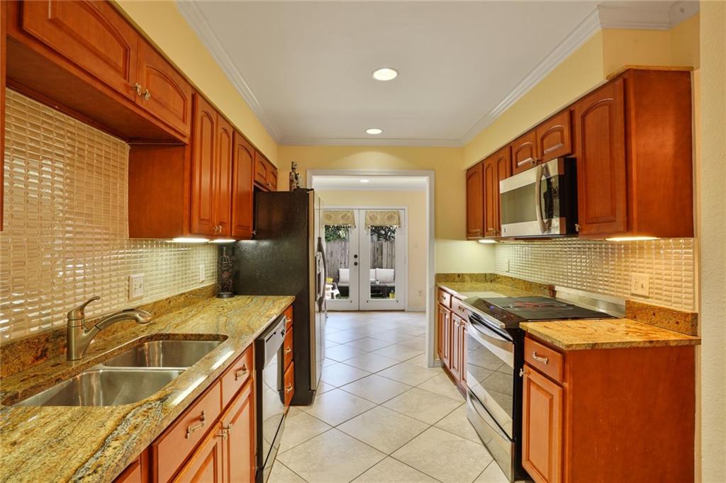 115 10TH Street 115