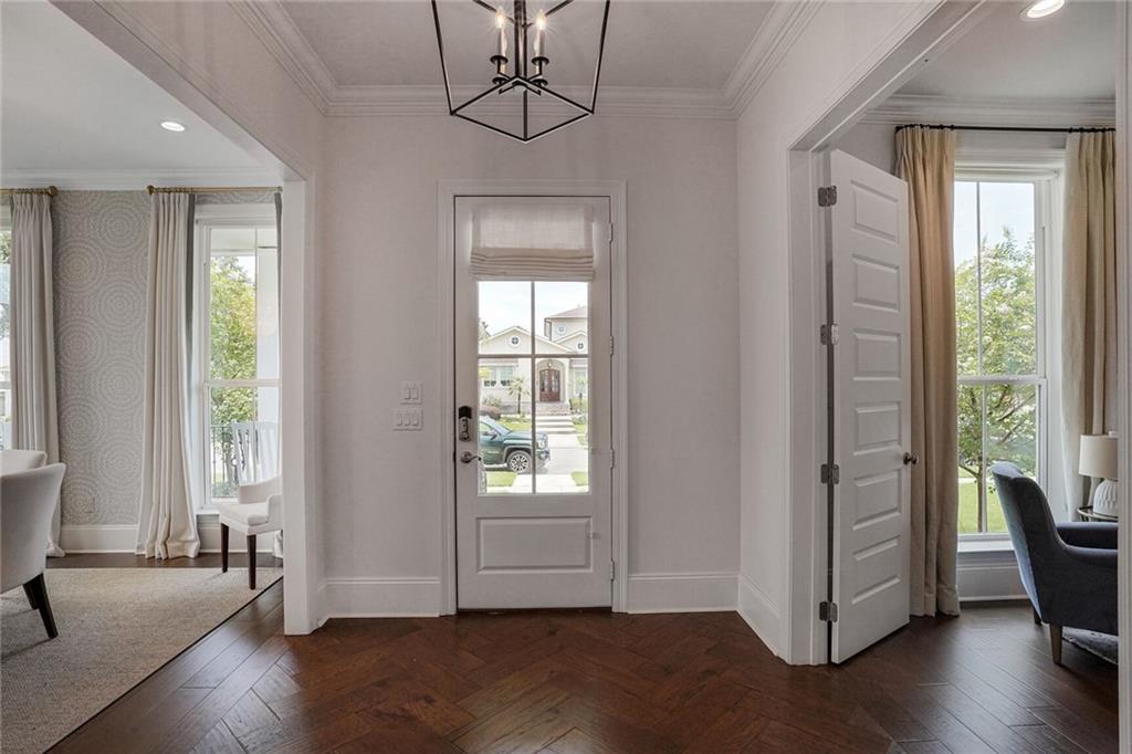 6818 LOUISVILLE Street