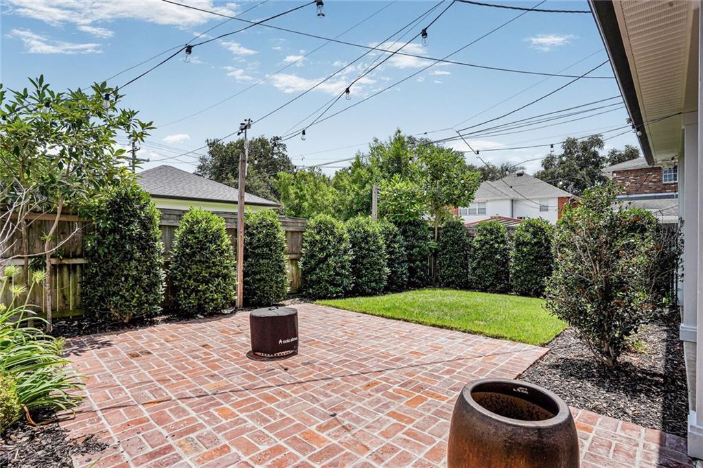 6818 LOUISVILLE Street