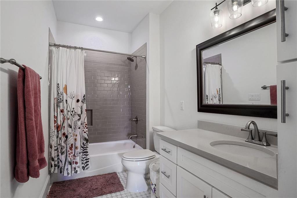 6818 LOUISVILLE Street