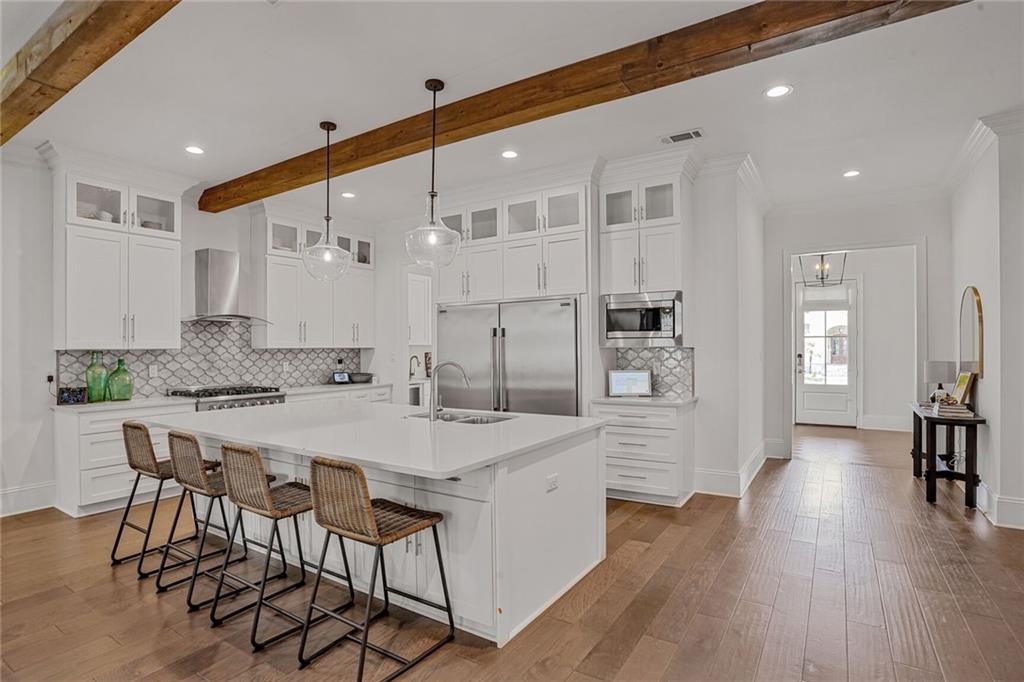 6818 LOUISVILLE Street