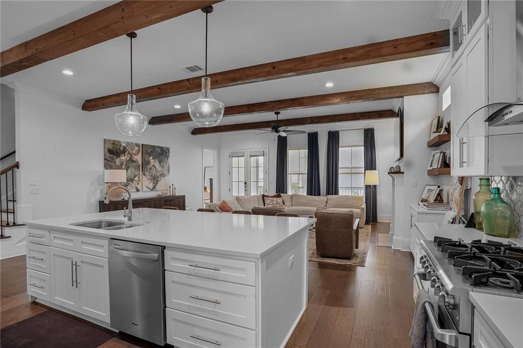 6818 LOUISVILLE Street