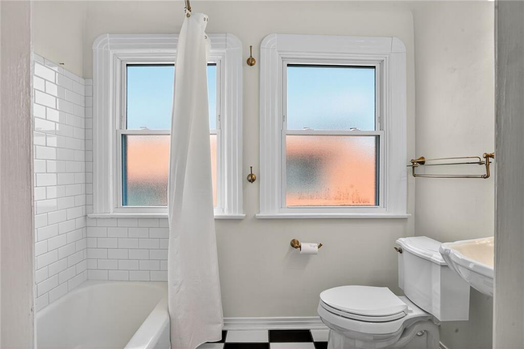 5978 LOUIS XIV Street