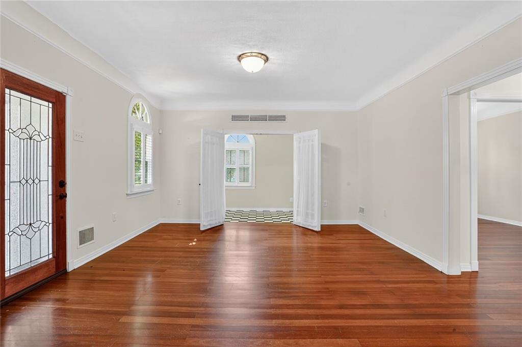 5978 LOUIS XIV Street