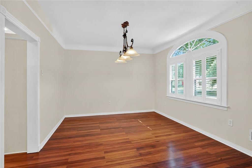 5978 LOUIS XIV Street