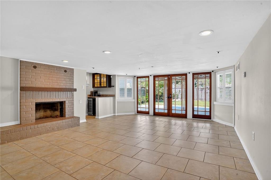 5978 LOUIS XIV Street