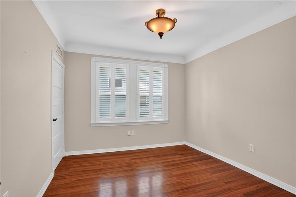 5978 LOUIS XIV Street