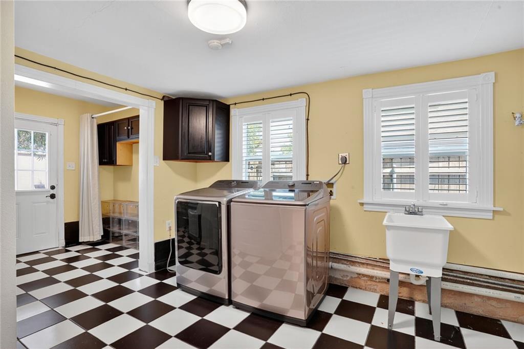 5978 LOUIS XIV Street