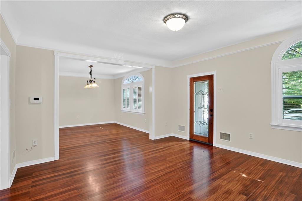 5978 LOUIS XIV Street