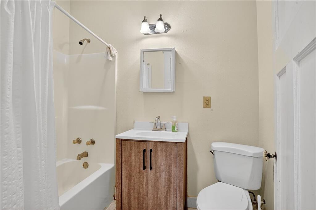 2500 NASHVILLE Avenue