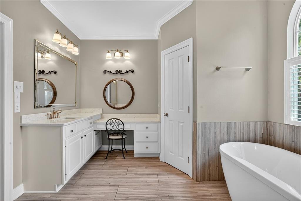 7013 EDGEWATER Drive