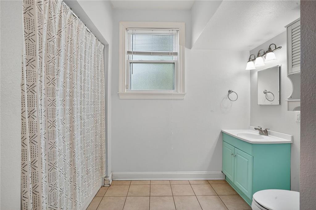 5835 LOUIS XIV Street