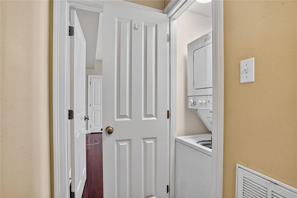 5835 LOUIS XIV Street