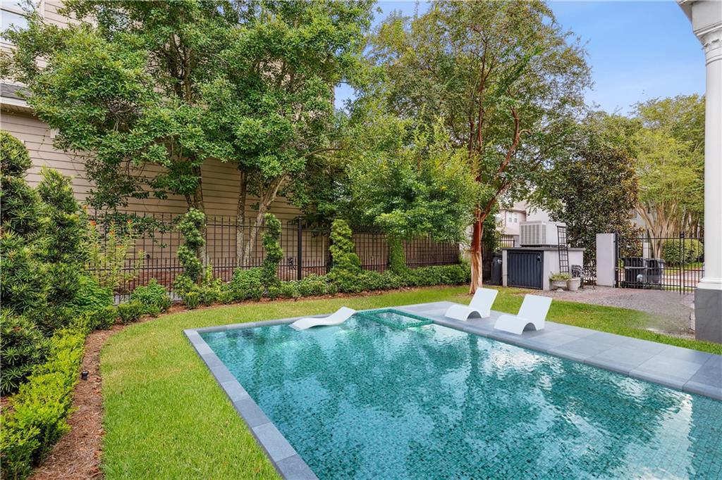 1037 ALLEN TOUSSAINT Boulevard