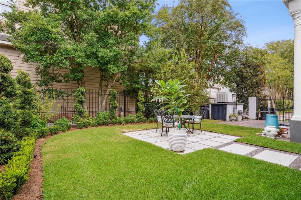 1037 ALLEN TOUSSAINT Boulevard