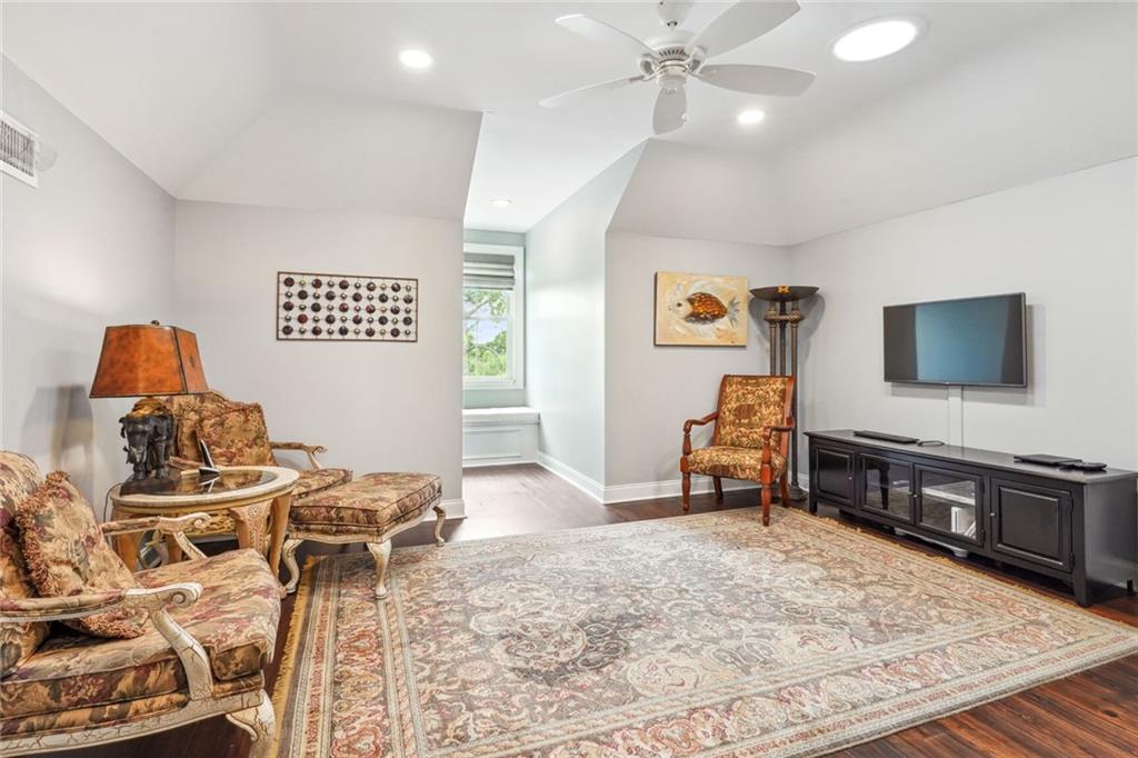 1037 ALLEN TOUSSAINT Boulevard