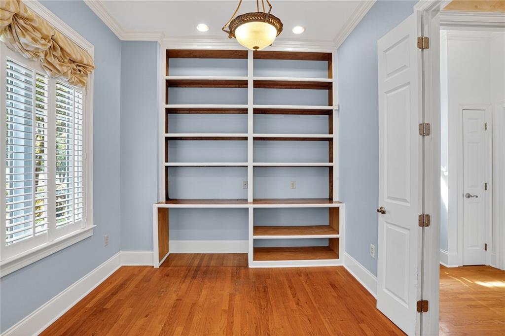 6306 BEAUREGARD Avenue