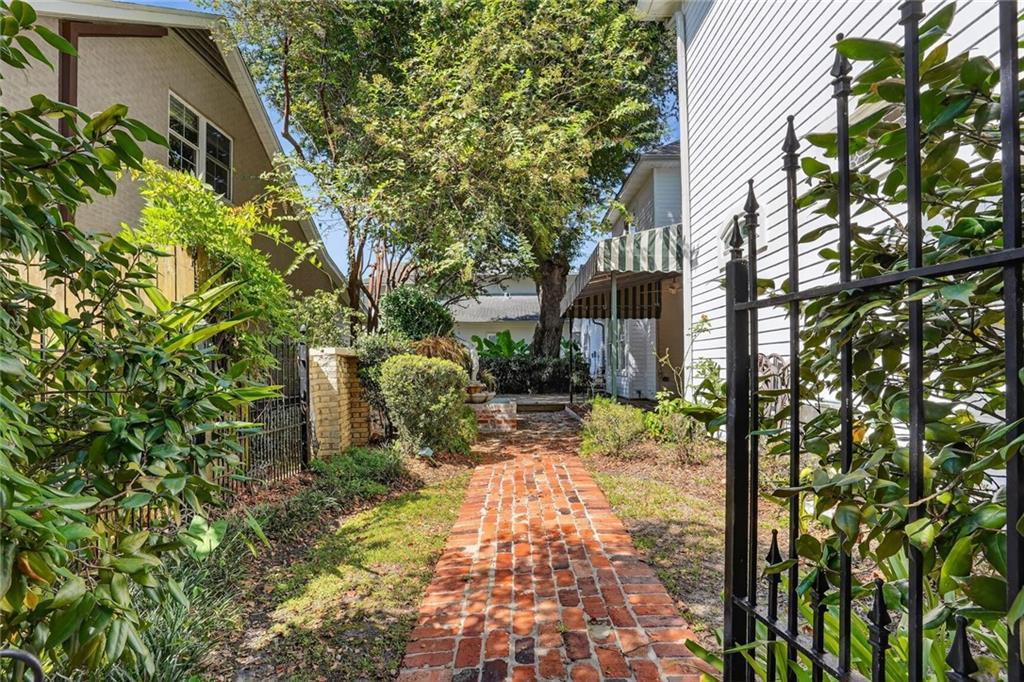 6306 BEAUREGARD Avenue