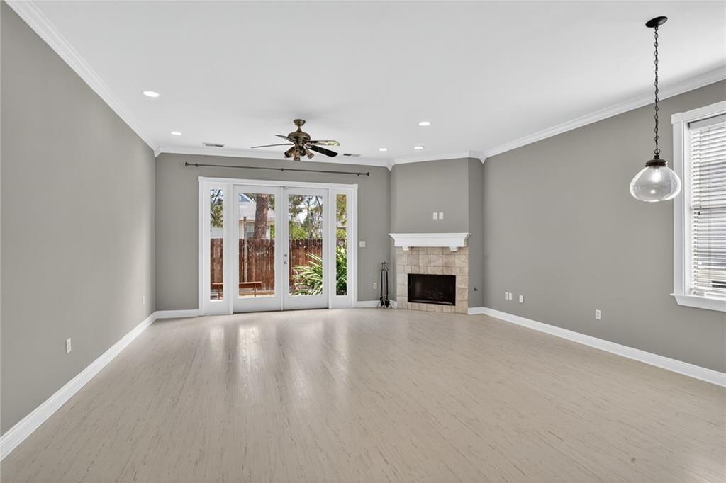 5925 MILNE Boulevard