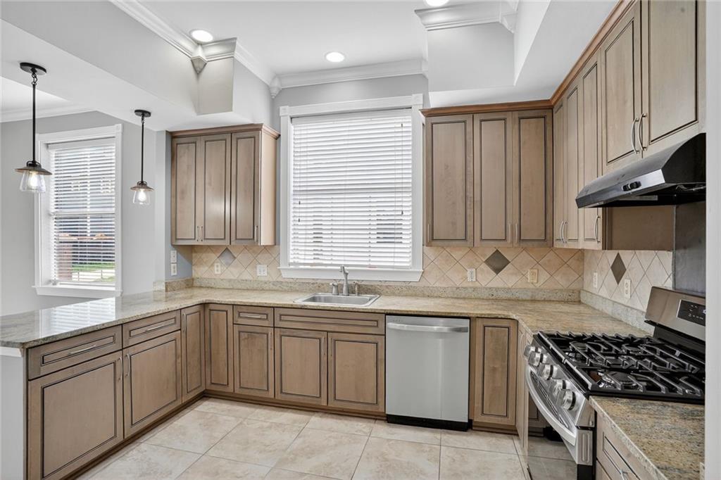 5925 MILNE Boulevard