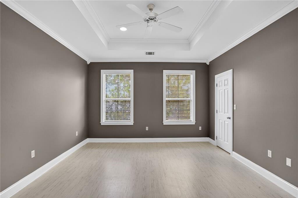 5925 MILNE Boulevard