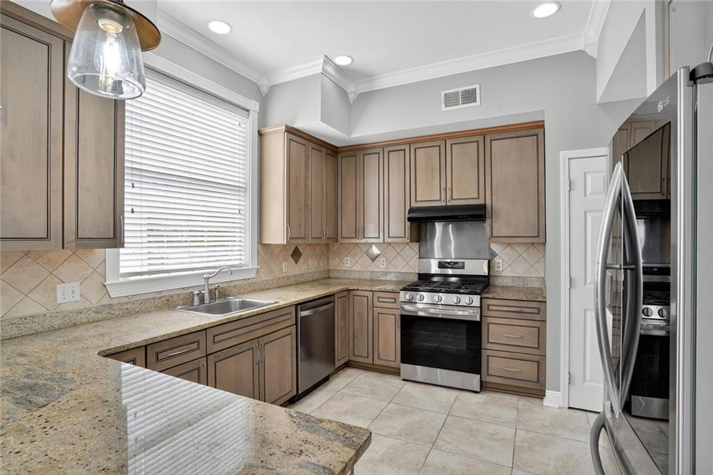 5925 MILNE Boulevard