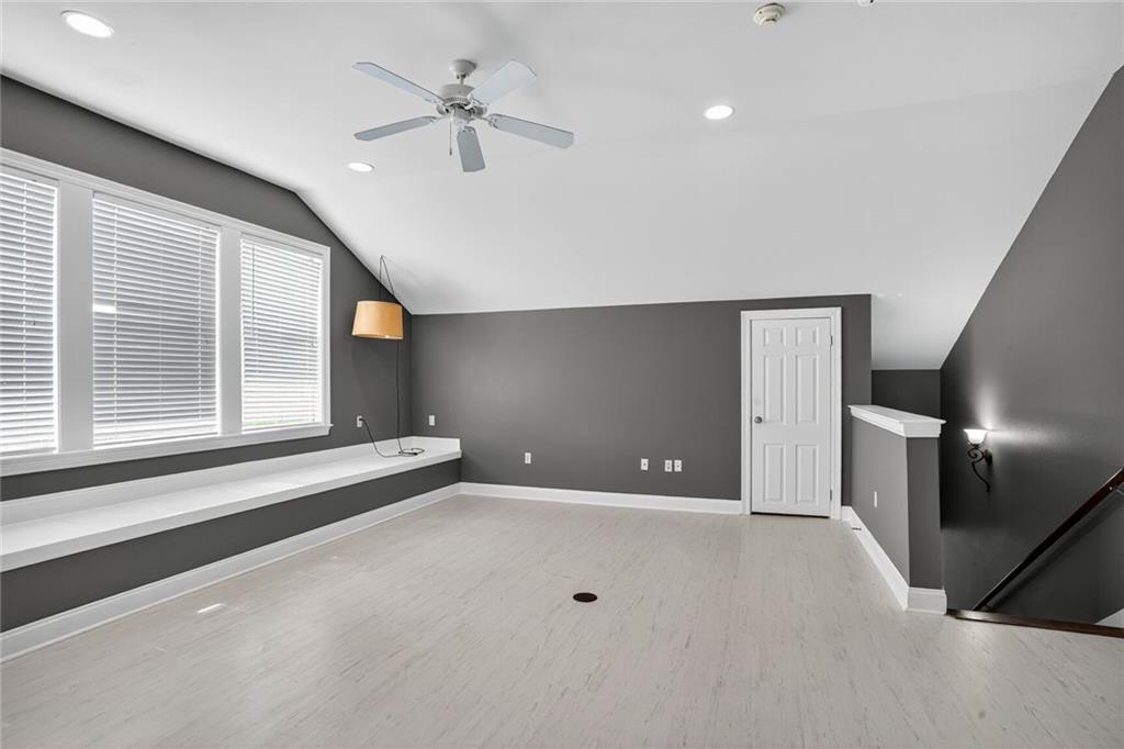 5925 MILNE Boulevard