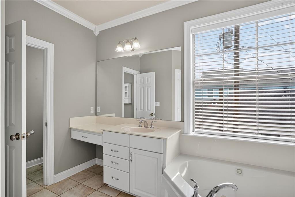 5925 MILNE Boulevard