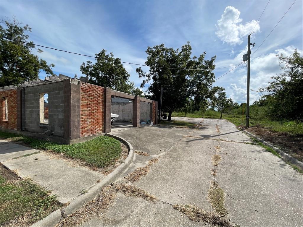 636 BURAS RIVER Road