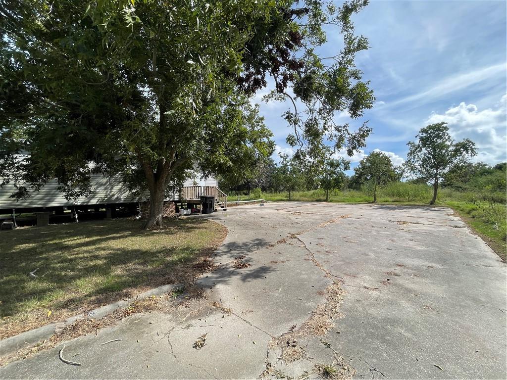 636 BURAS RIVER Road