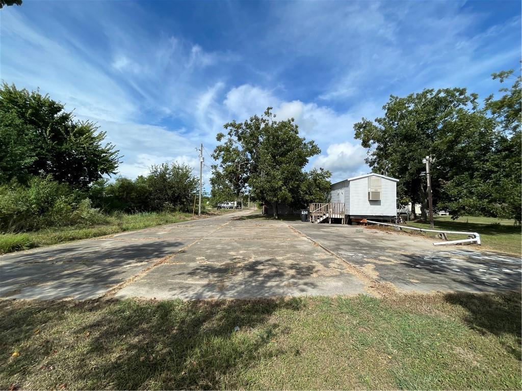 636 BURAS RIVER Road
