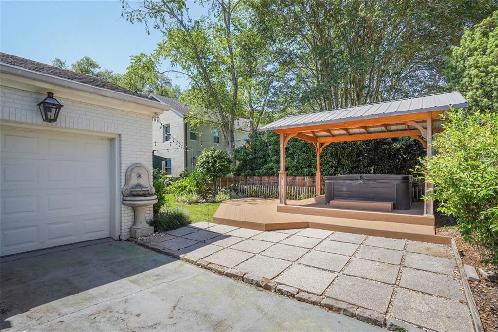 1129 ALLEN TOUSSAINT Boulevard