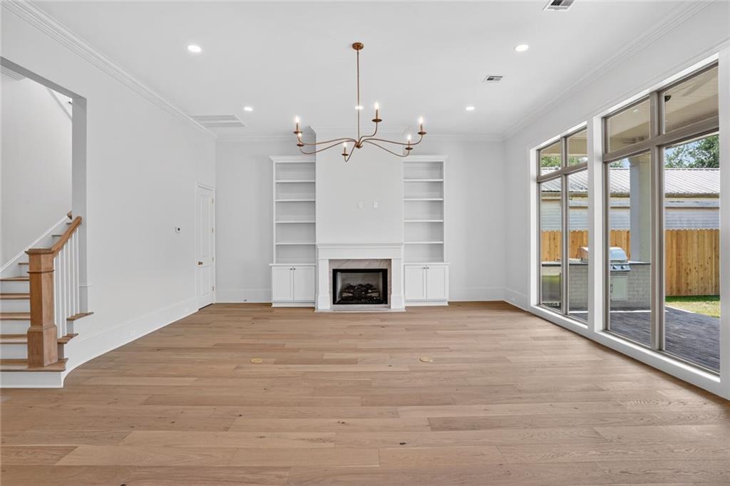 6158 LOUIS XIV Street