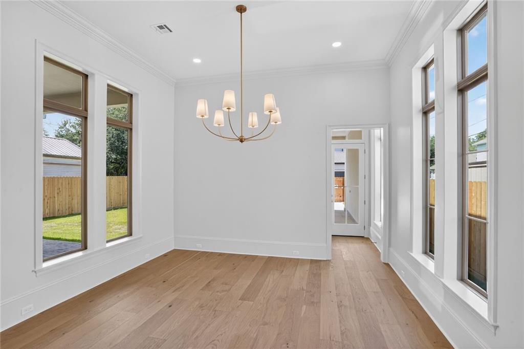 6158 LOUIS XIV Street