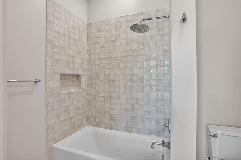 6158 LOUIS XIV Street