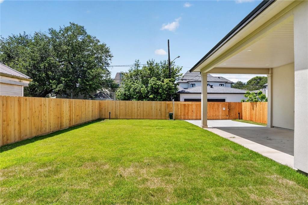 6158 LOUIS XIV Street