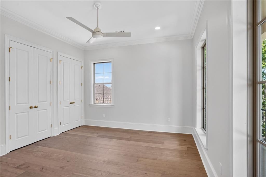 6158 LOUIS XIV Street