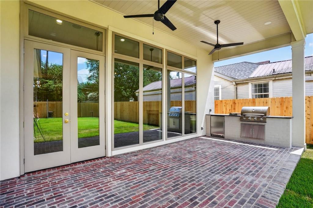 6158 LOUIS XIV Street