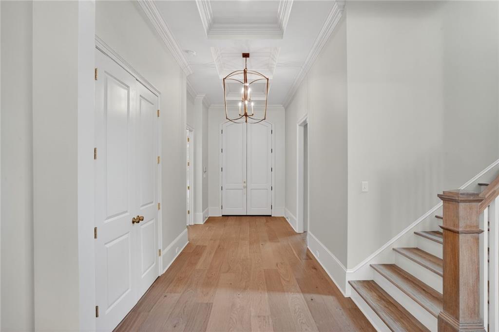 6158 LOUIS XIV Street