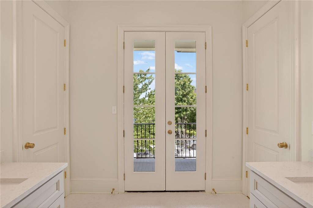 6158 LOUIS XIV Street