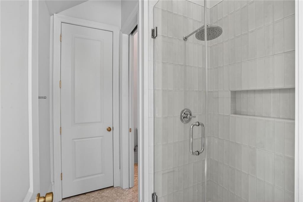 6158 LOUIS XIV Street