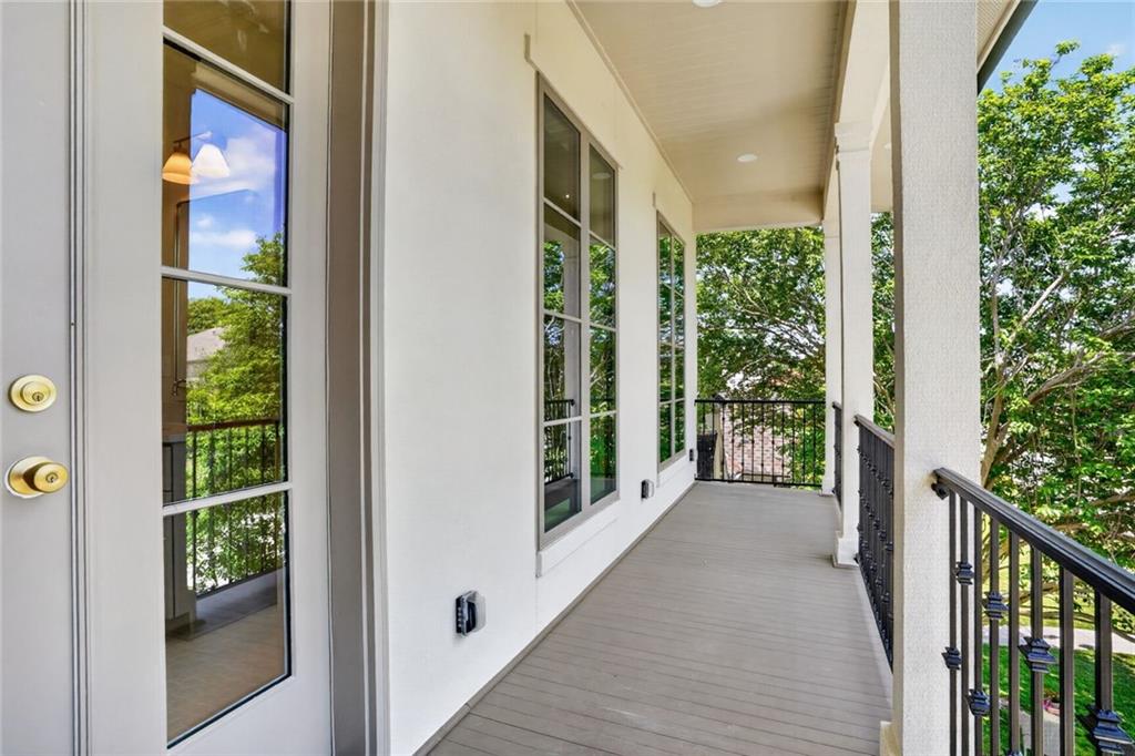 6158 LOUIS XIV Street