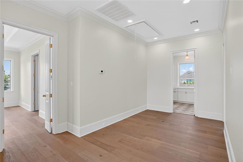 6158 LOUIS XIV Street