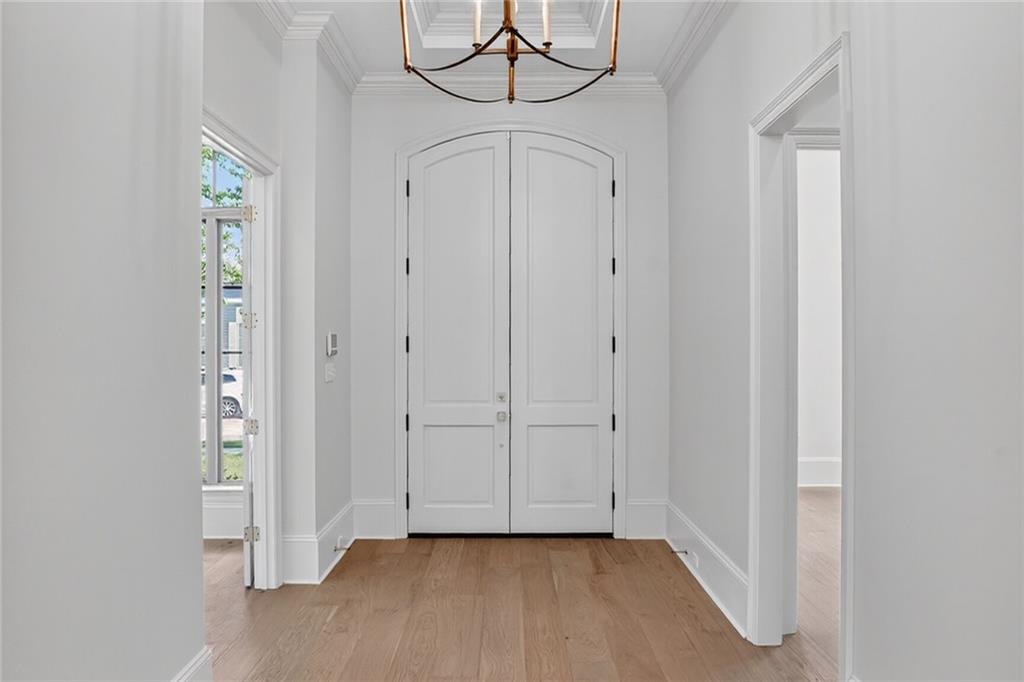 6158 LOUIS XIV Street