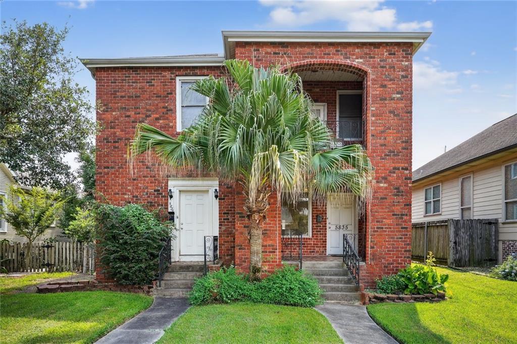 5835 LOUIS XIV Street