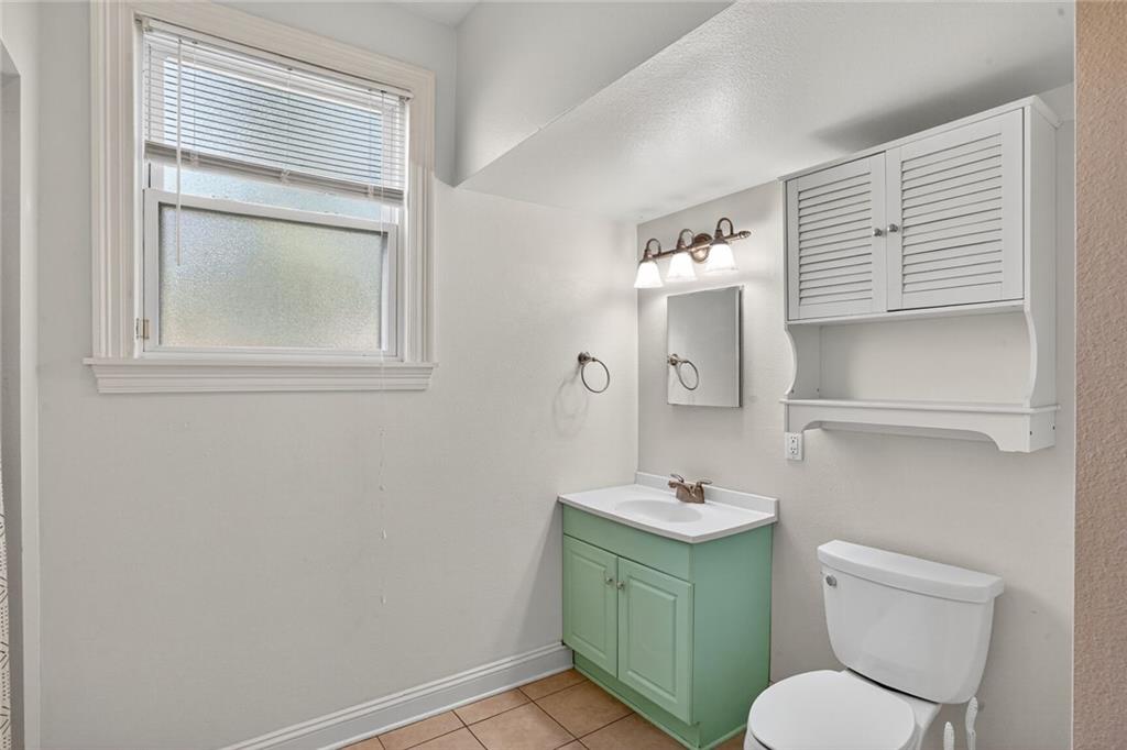 5835 LOUIS XIV Street