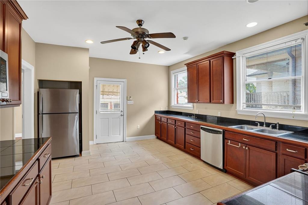 5835 LOUIS XIV Street