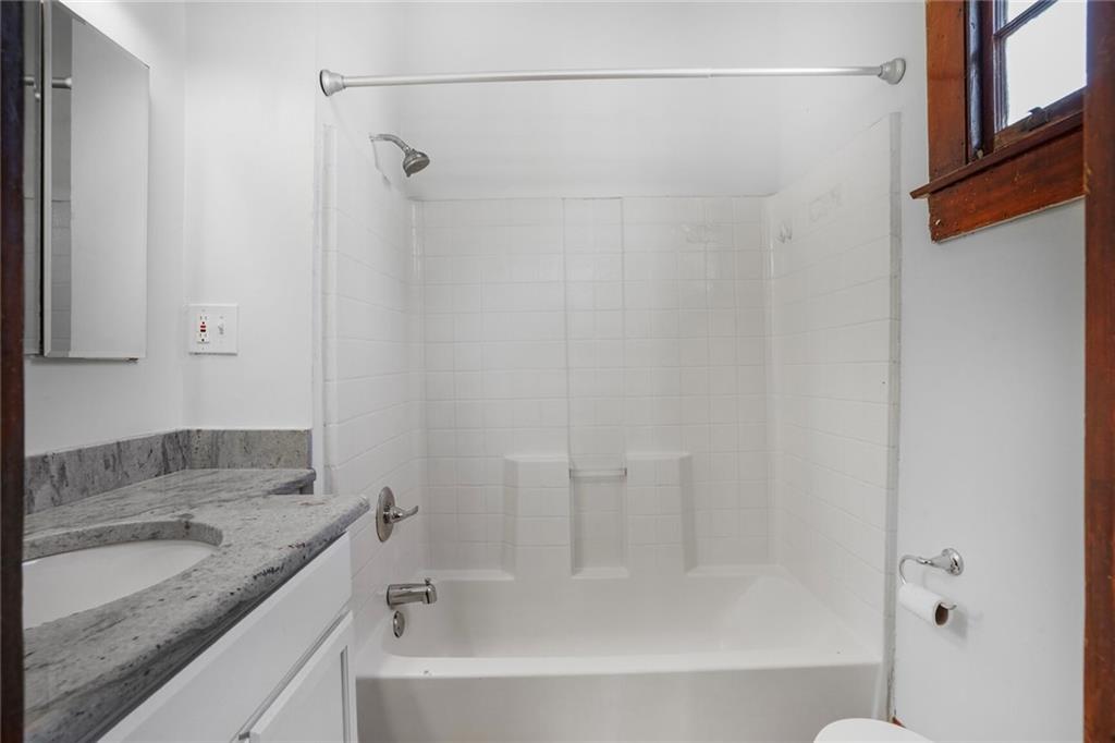 3725 ORLEANS Avenue 3725