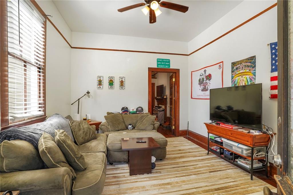 3725 ORLEANS Avenue 3725