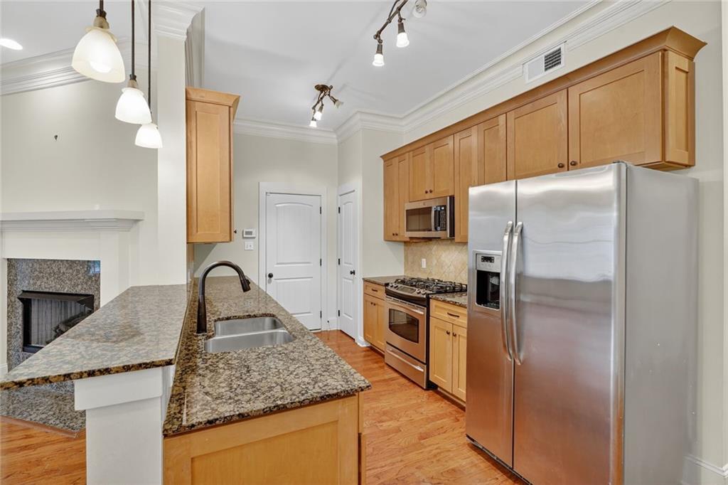 5859 WEST END Boulevard